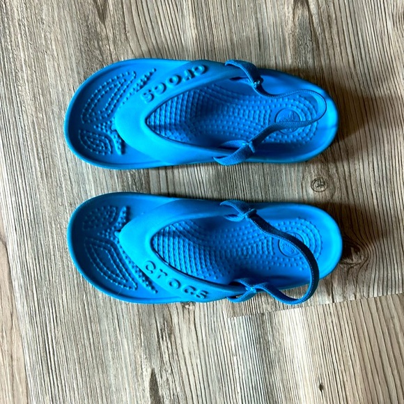 CROCS Blue Child Size 11 Flip Flop Sandals Boy Girl Ankle Strap              O - Picture 4 of 14